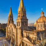 Panorámica del centro de Guadalajara, Jalisco, donde crece la oferta de empleo dental en clínicas y consultorios especializados.